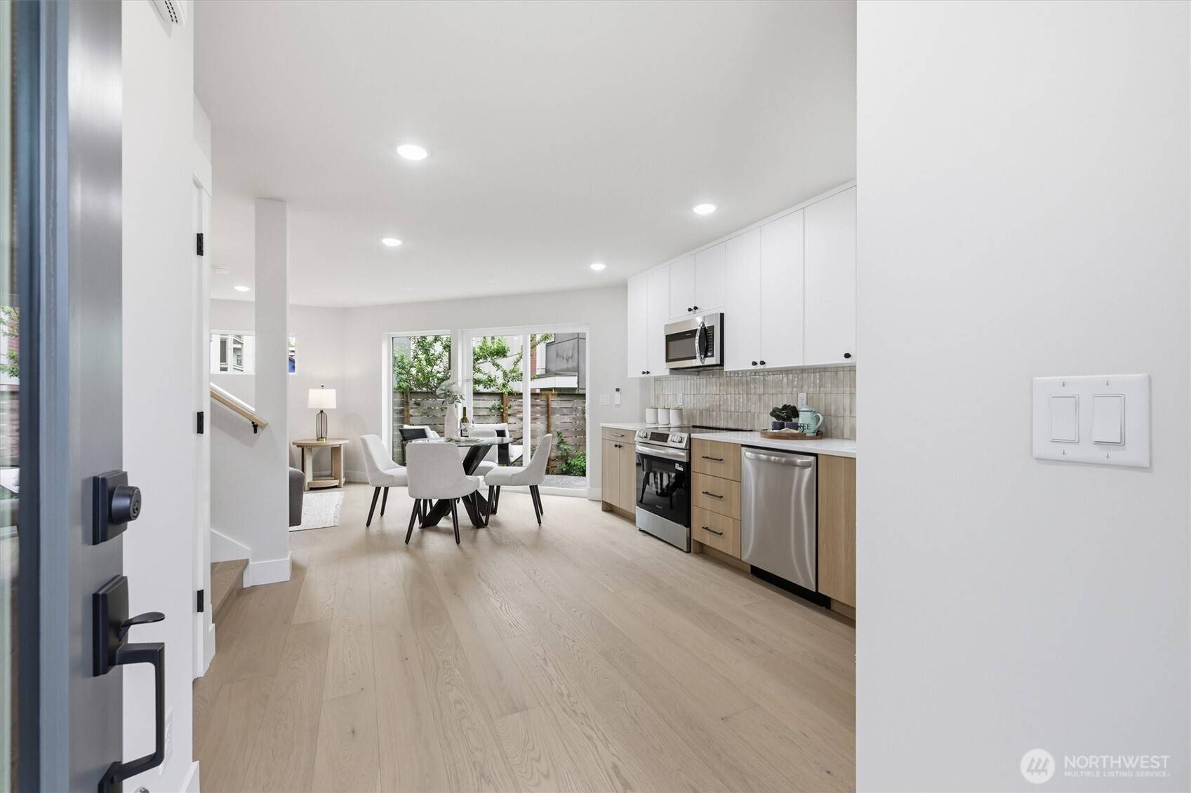 1409 29th AVE, Seattle, WA 98122