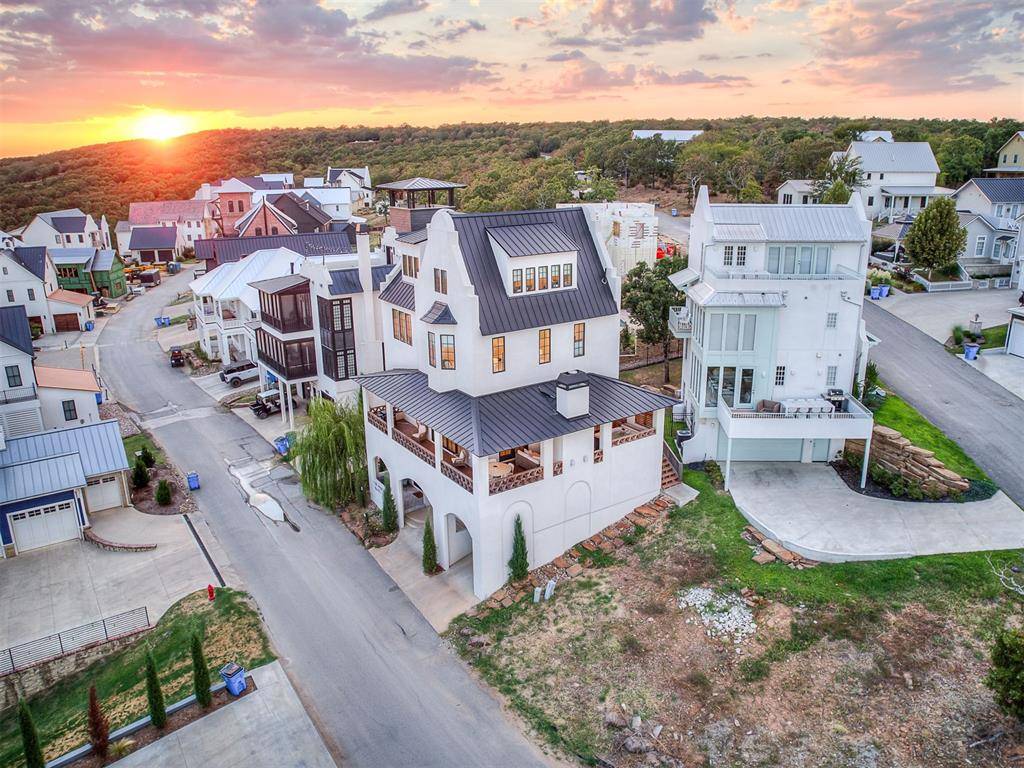 105 Lower Greenway, Carlton Landing, OK 74432