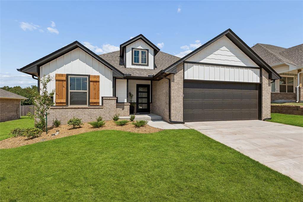 8125 Mountain Oak DR, Edmond, OK 73034
