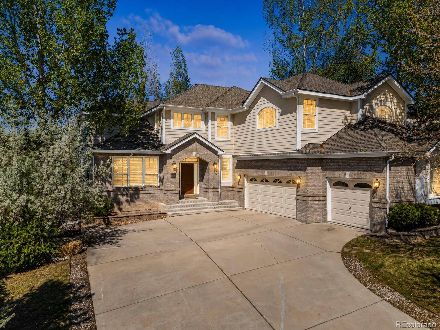 22045 E Hoover DR, Aurora, CO 80016