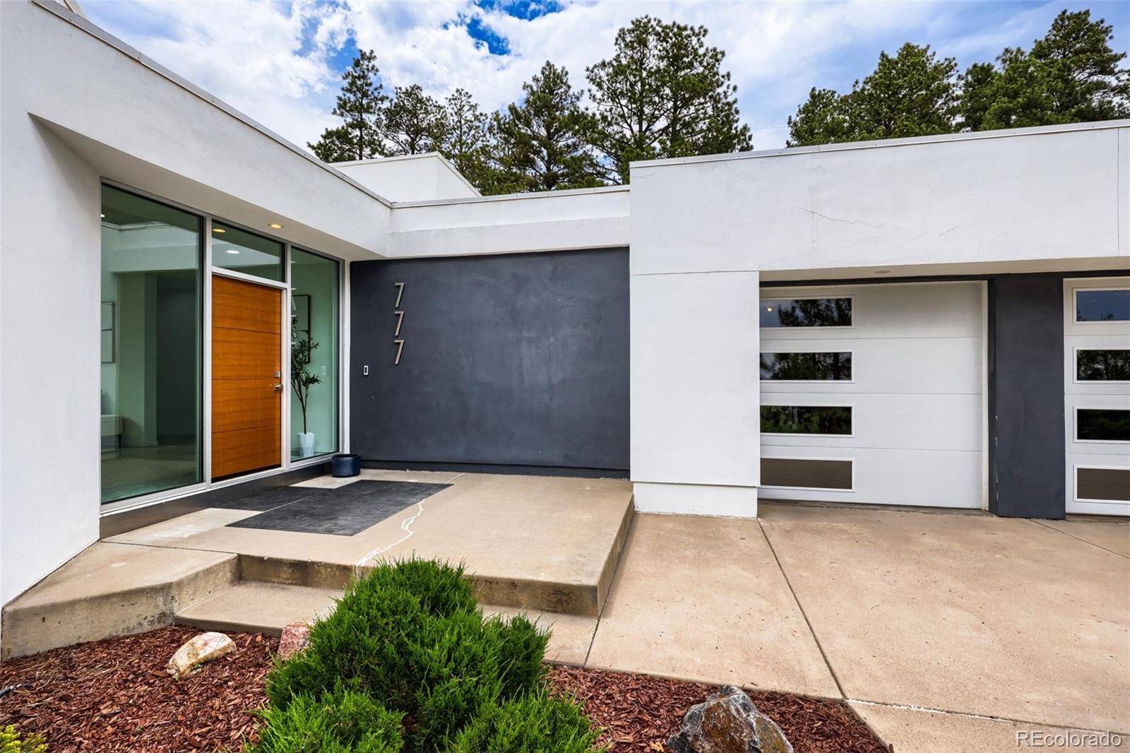 777 Hilltop RD, Palmer Lake, CO 80133