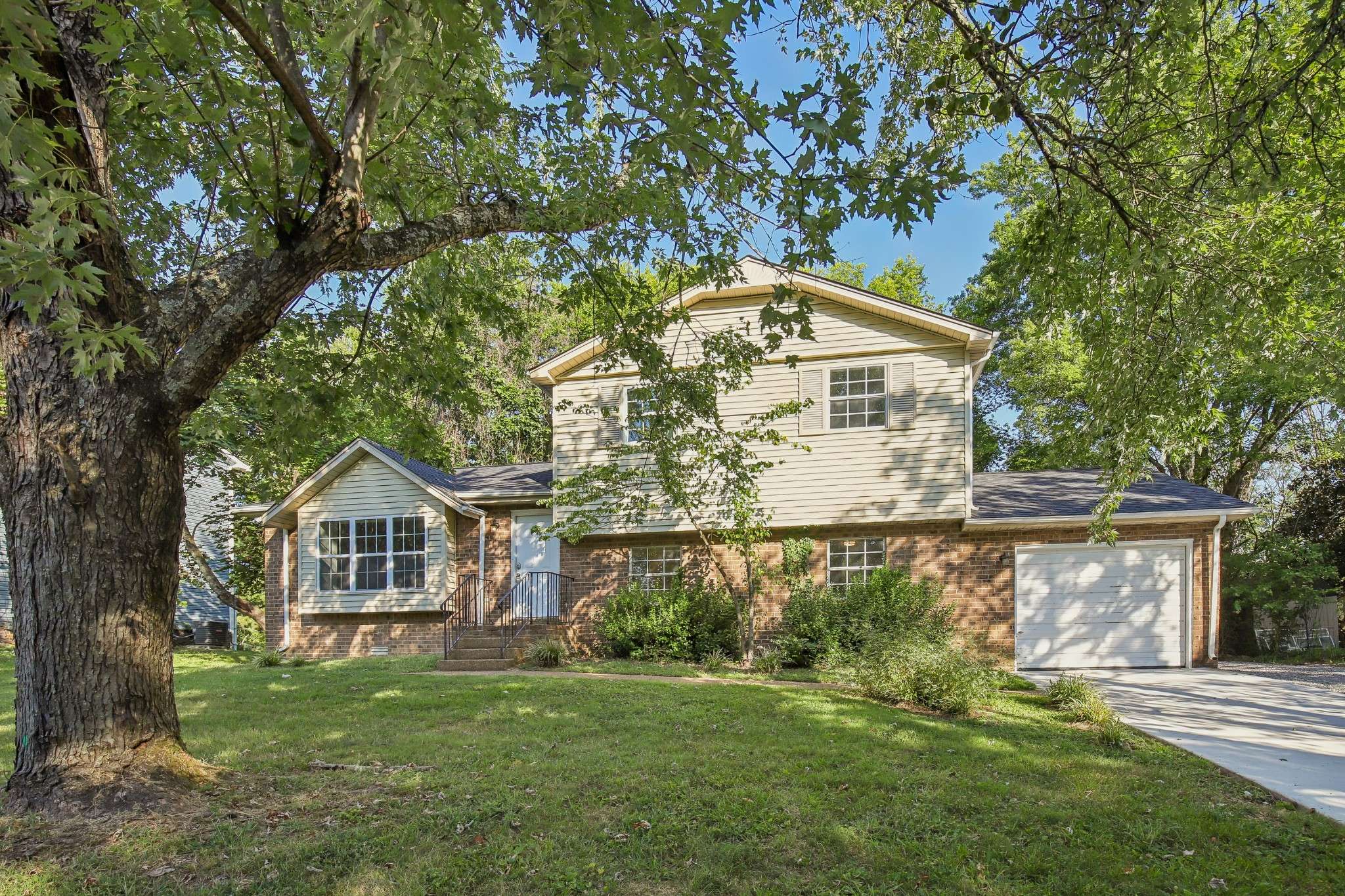 5148 Roxborough Dr, Hermitage, TN 37076