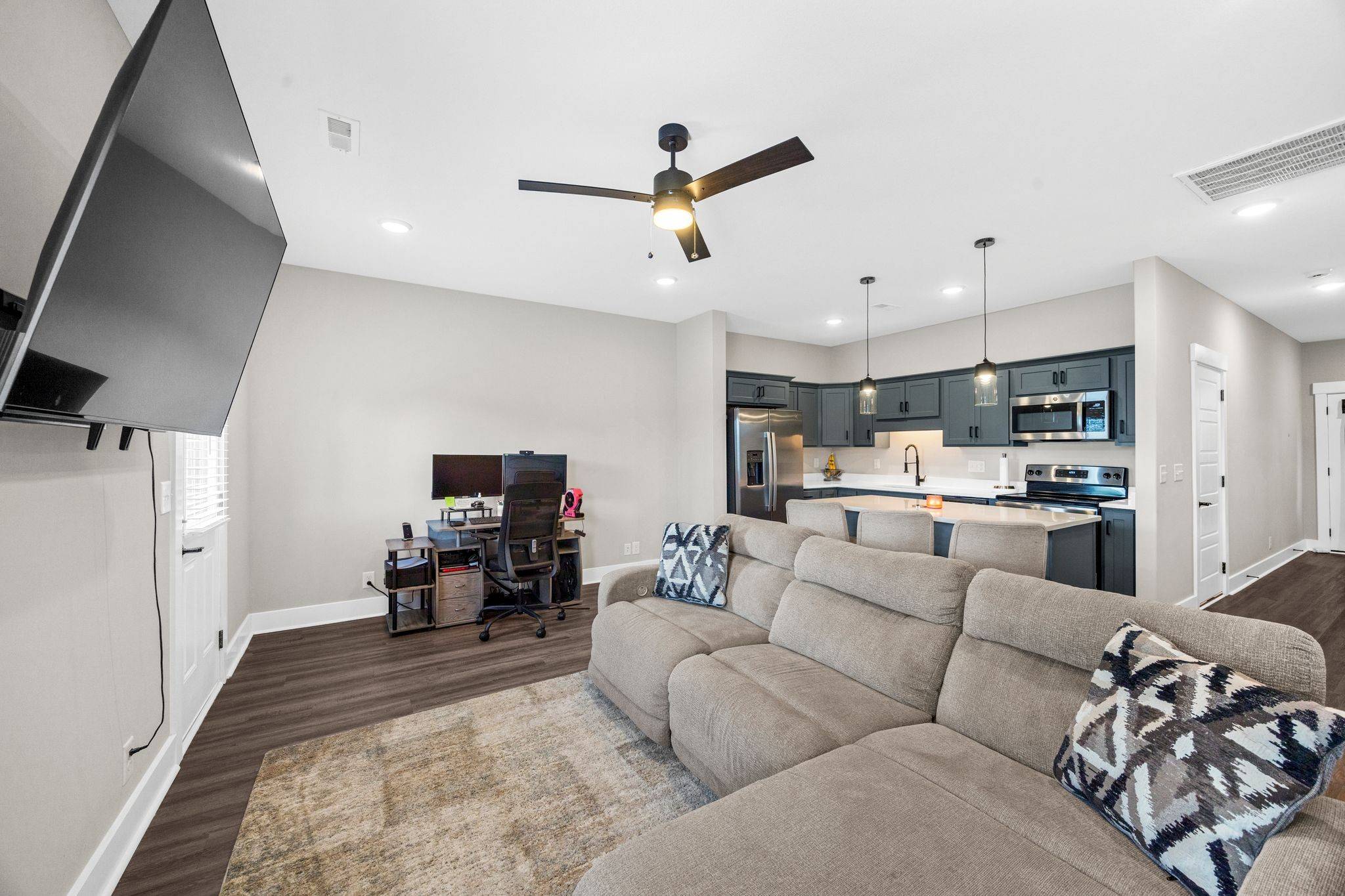 207 Jonathan Wade Cir, Clarksville, TN 37043