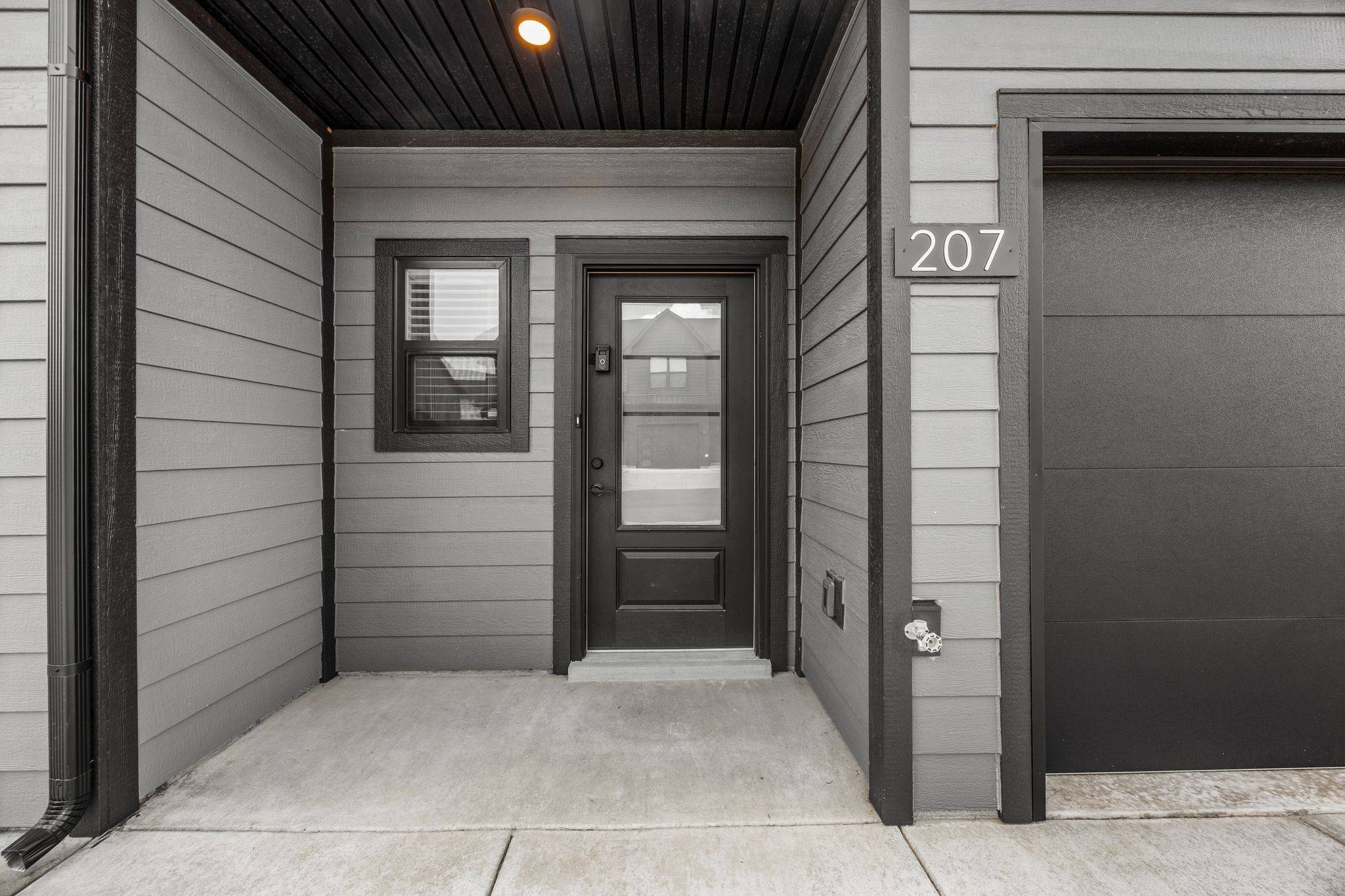 207 Jonathan Wade Cir, Clarksville, TN 37043