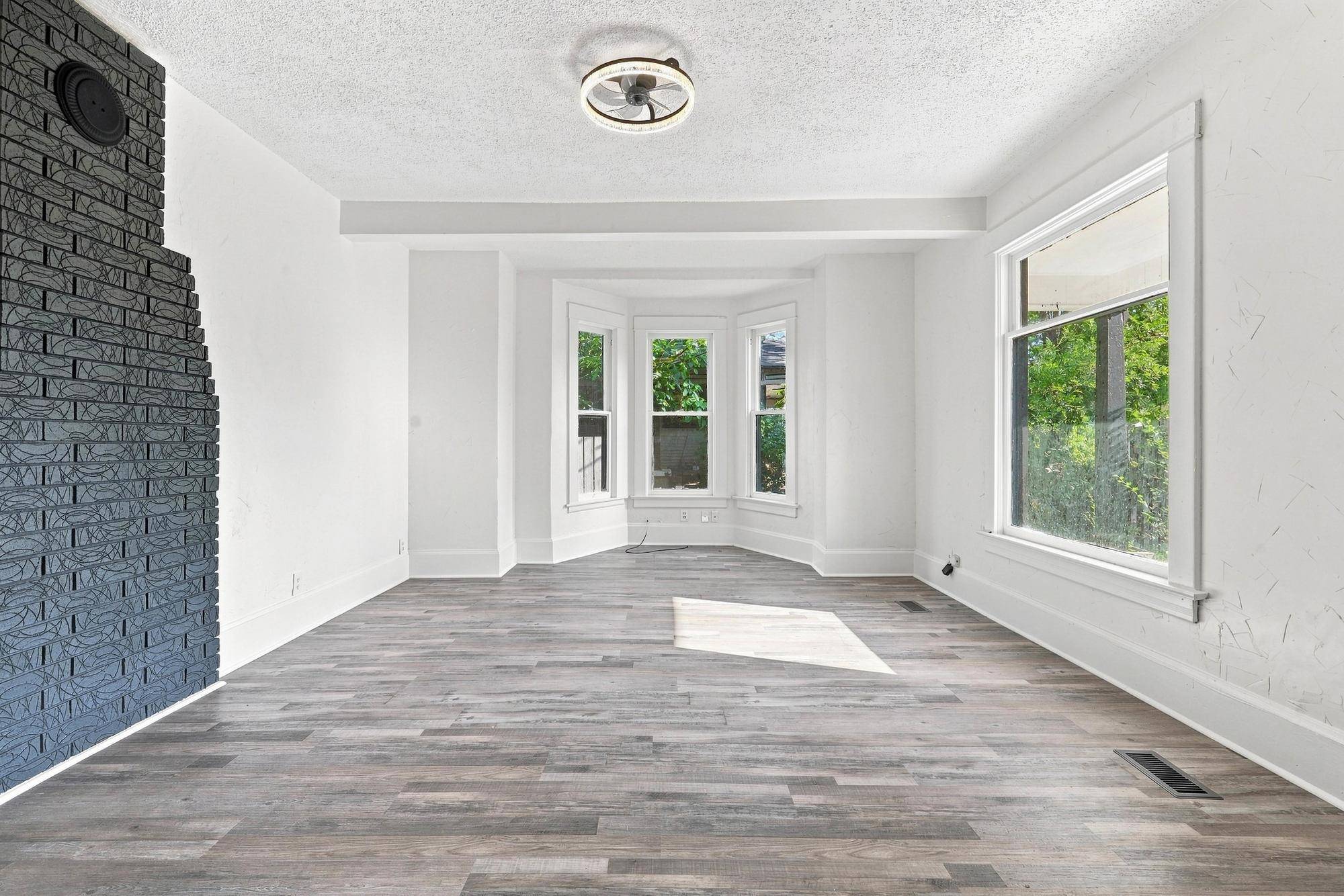 2427 N Standard St, Spokane, WA 99207-1647