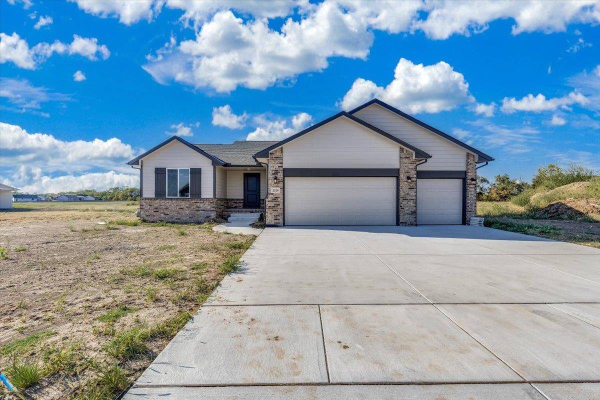 2224 E Arrowhead St, Andover, KS 67002