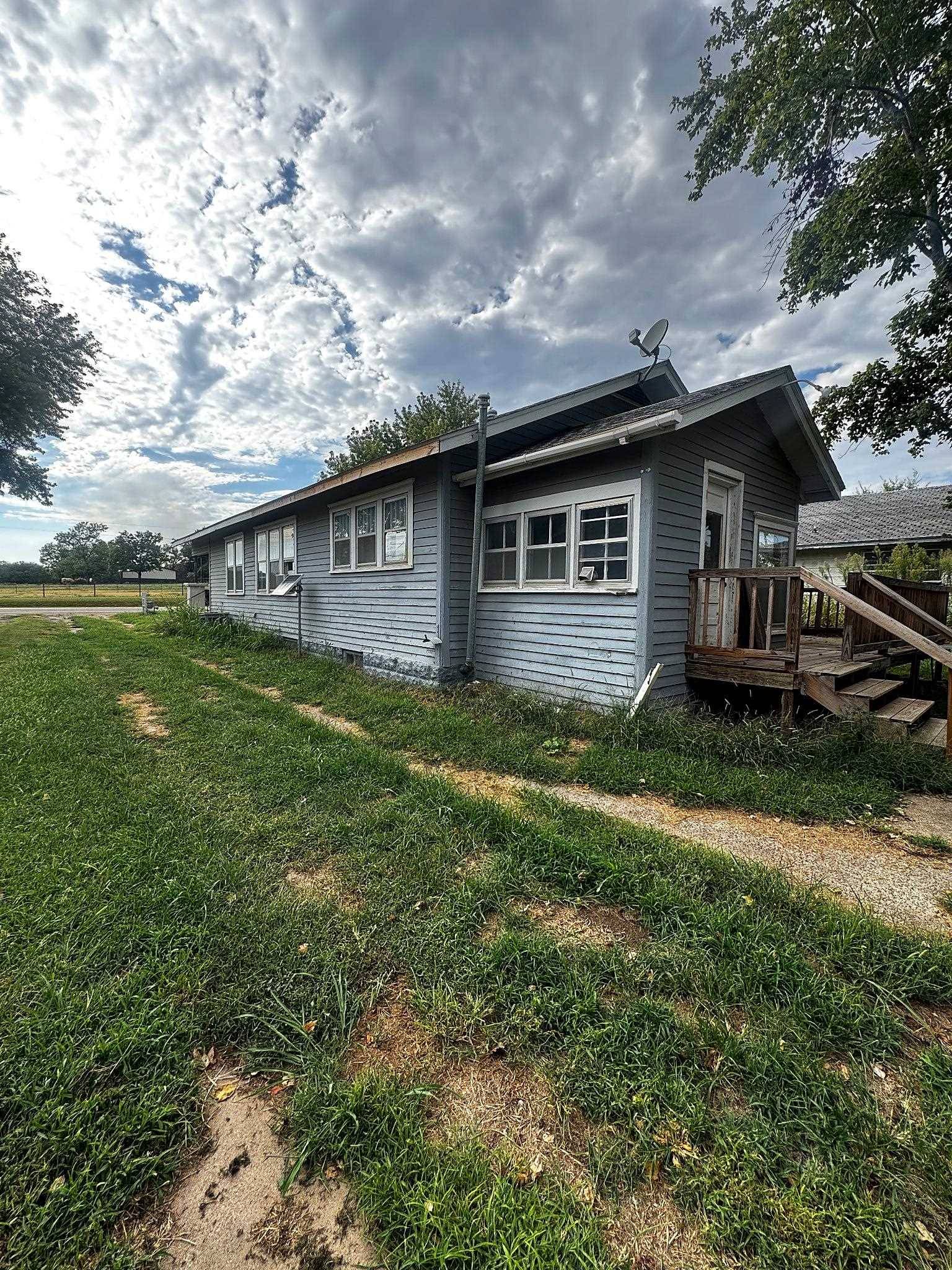 1808 S Fall Creek Rd, Caldwell, KS 67022