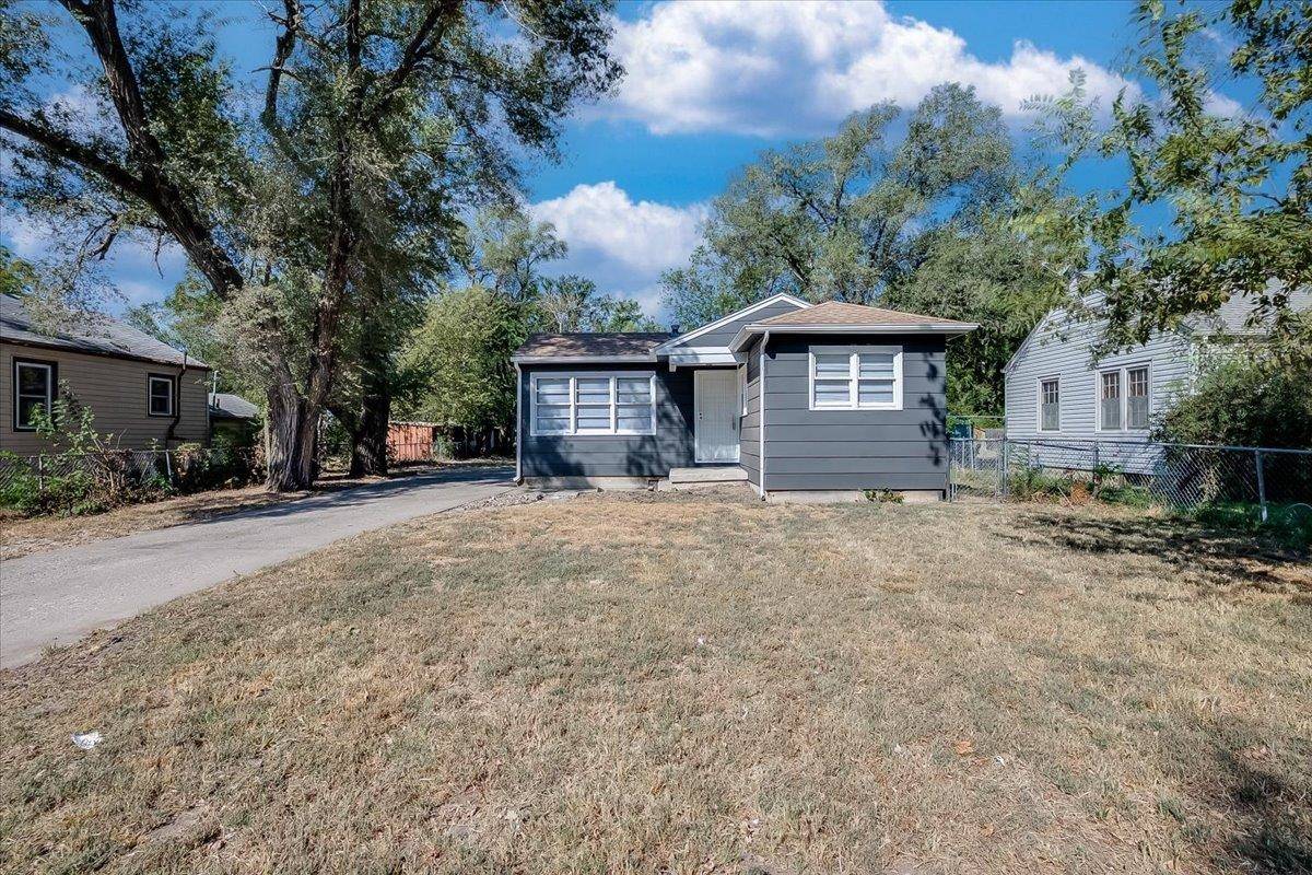 515 N Flora, Wichita, KS 67212