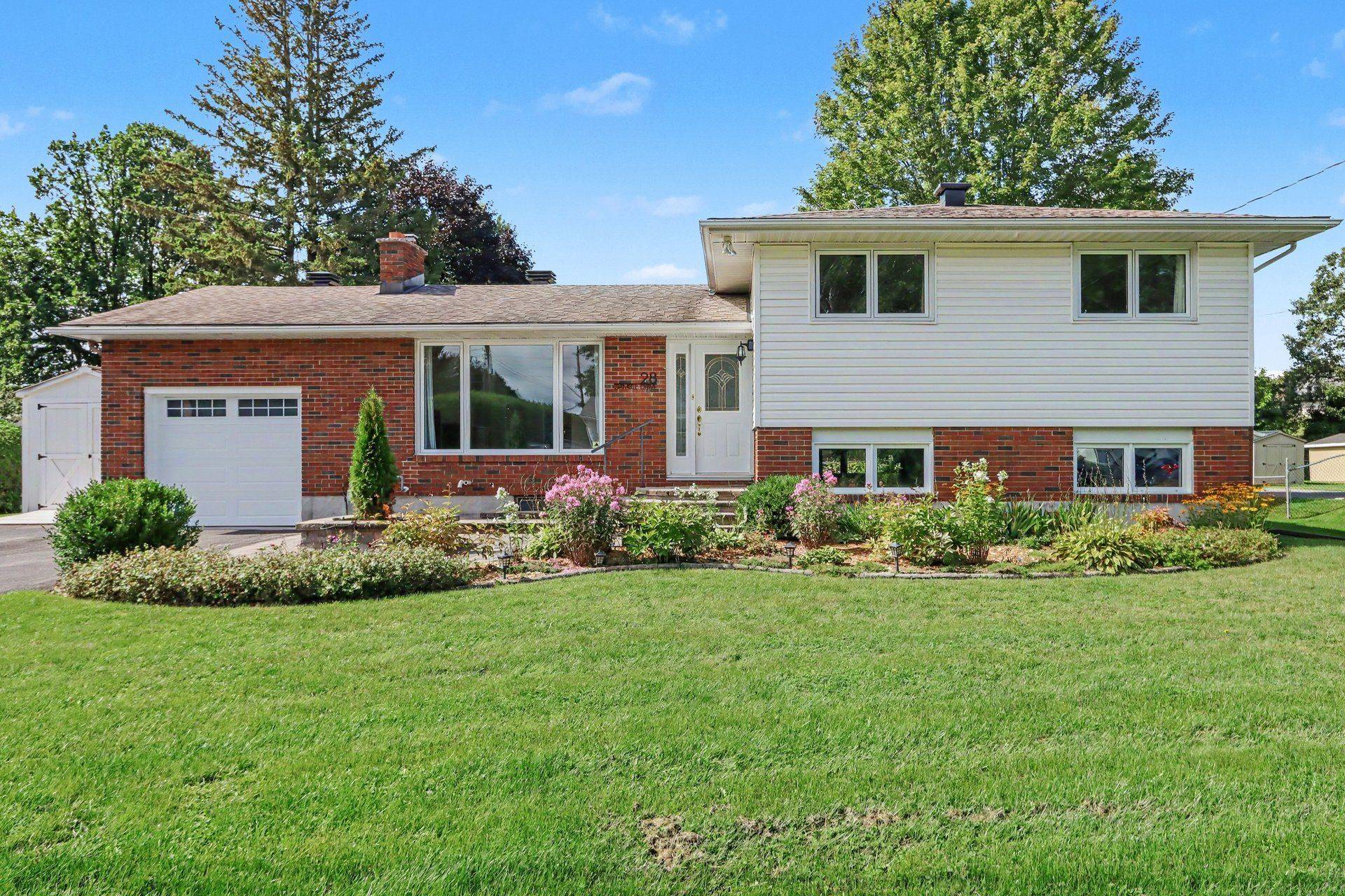 28 Gamble DR, Stittsville - Munster - Richmond, ON K0A 2Z0