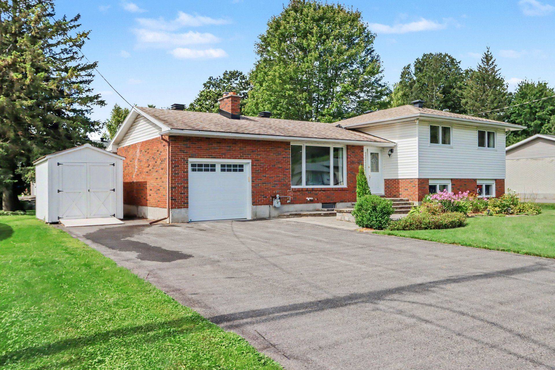 28 Gamble DR, Stittsville - Munster - Richmond, ON K0A 2Z0