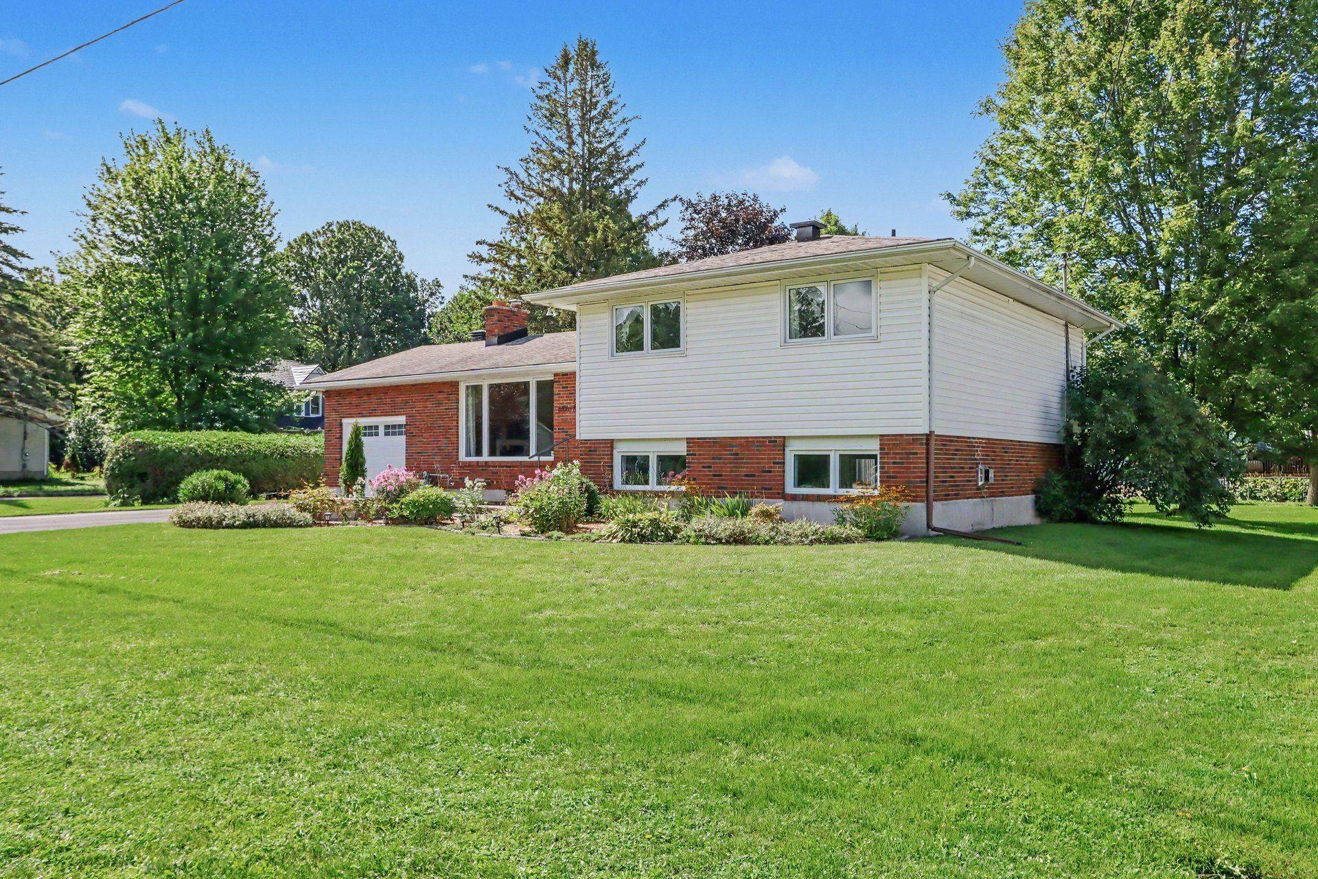 28 Gamble DR, Stittsville - Munster - Richmond, ON K0A 2Z0