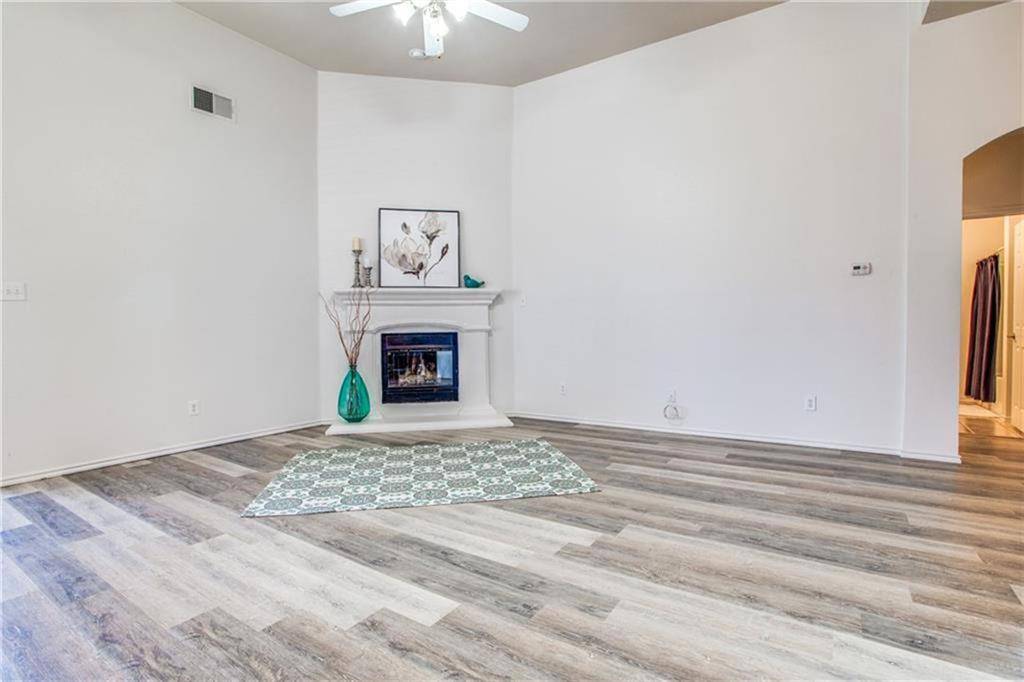 6532 Alexandra Meadows Drive, Fort Worth, TX 76131