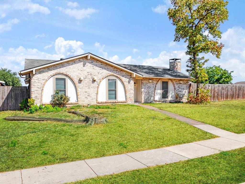 3215 Rockne Lane, Mesquite, TX 75150