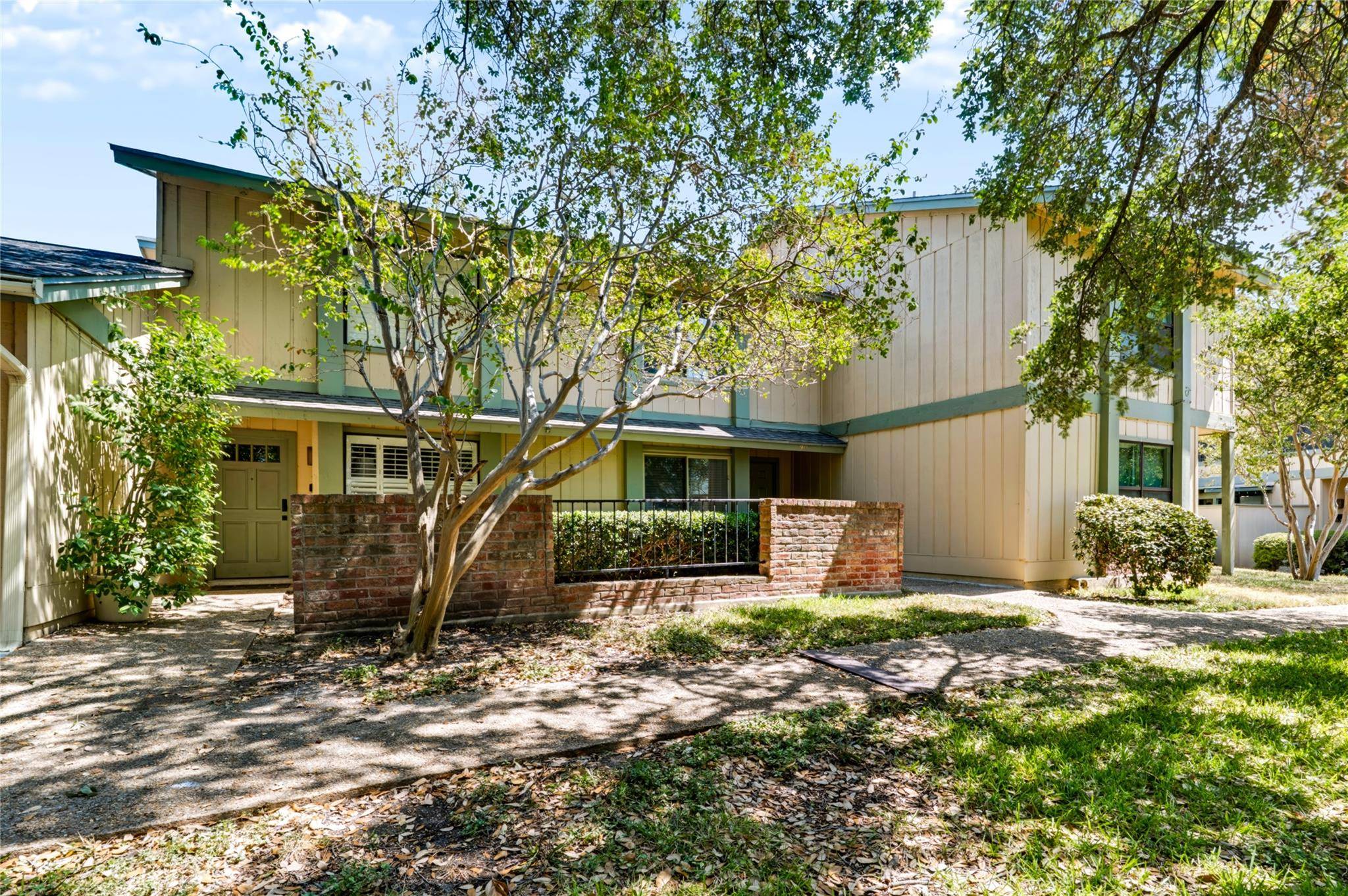 911 W Village LN, Austin, TX 78758