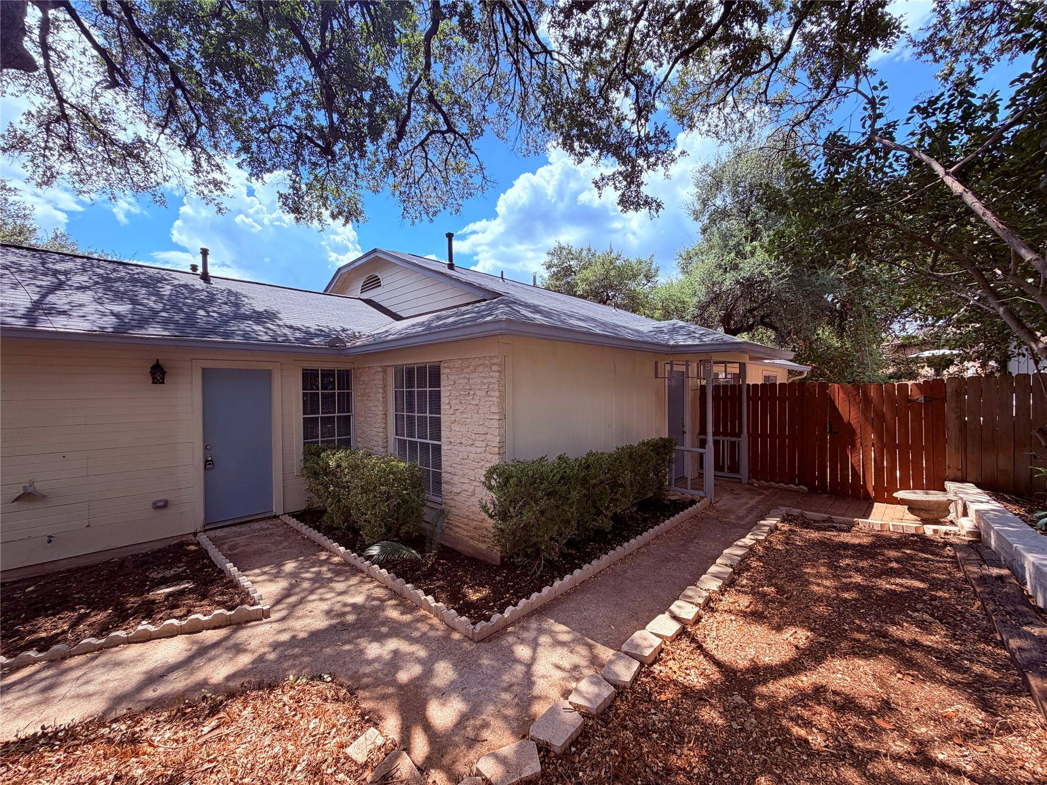 12102 Arrowwood DR #B, Austin, TX 78727
