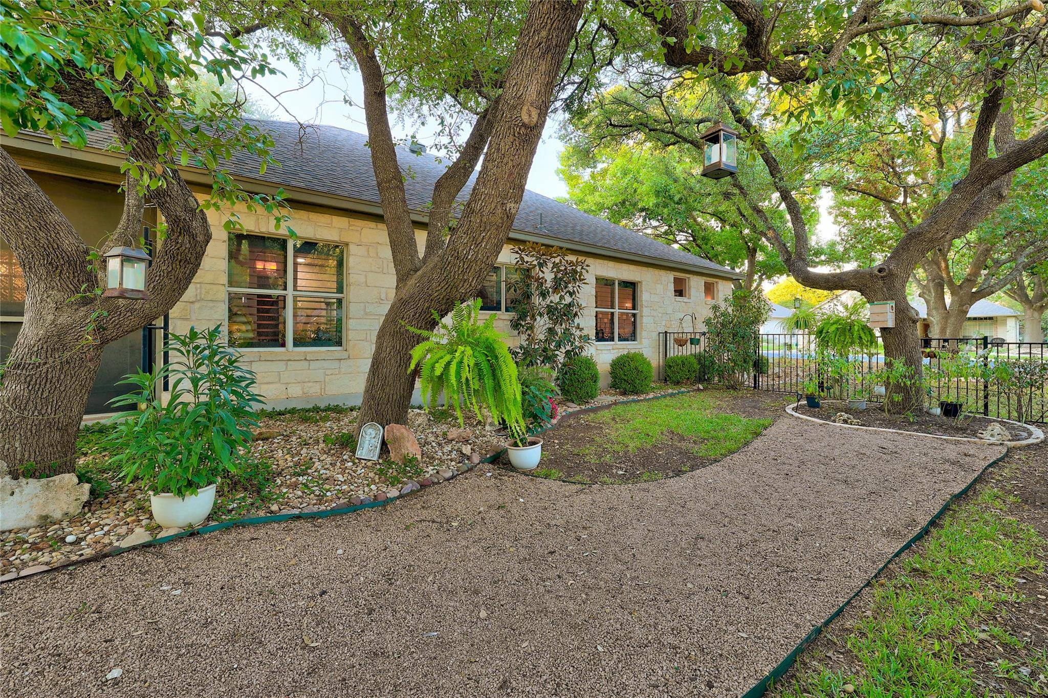 111 Brazos DR, Georgetown, TX 78628