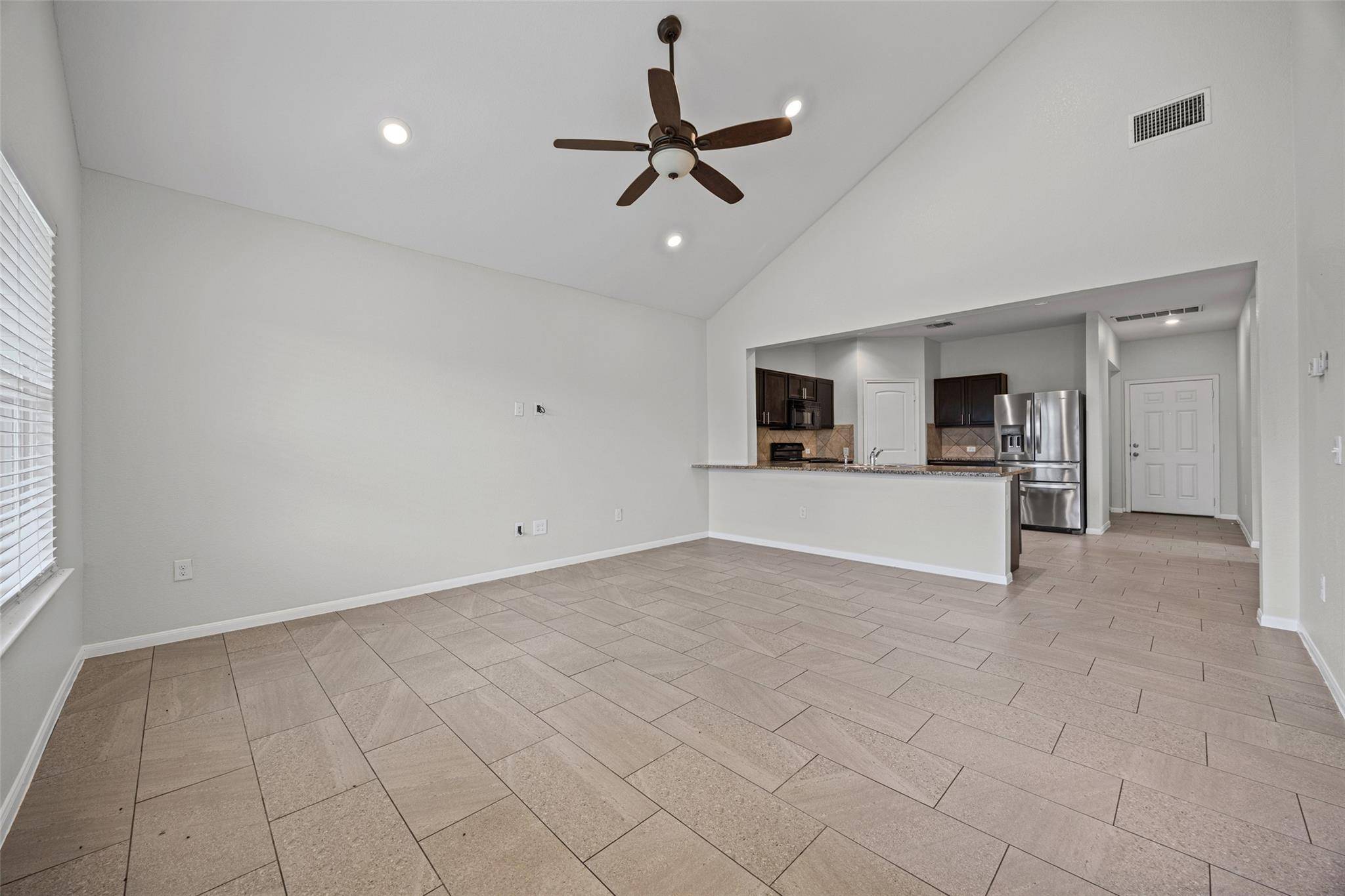 518 Luna Vista DR, Hutto, TX 78634
