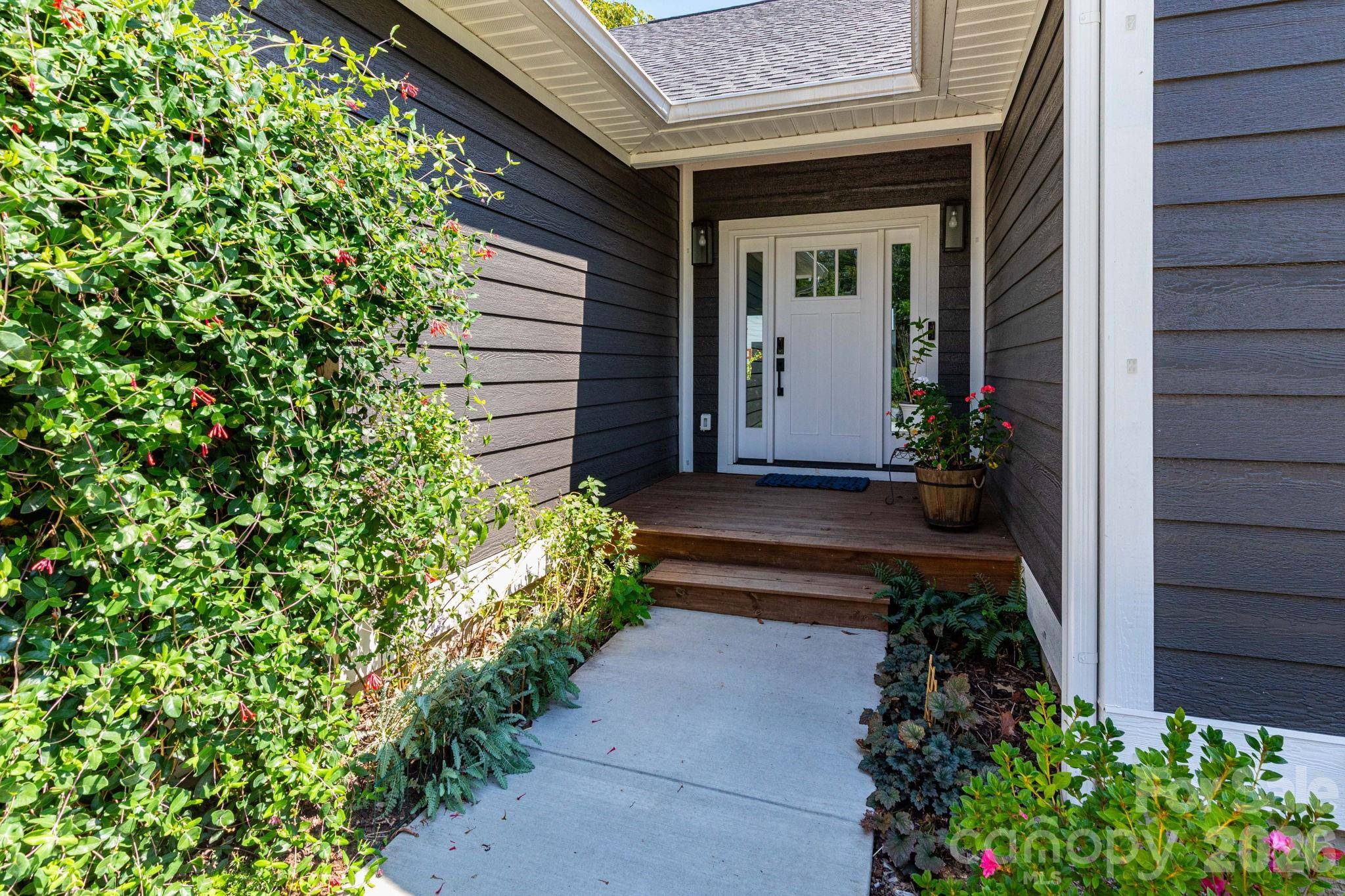 206 Padgettown RD, Black Mountain, NC 28711