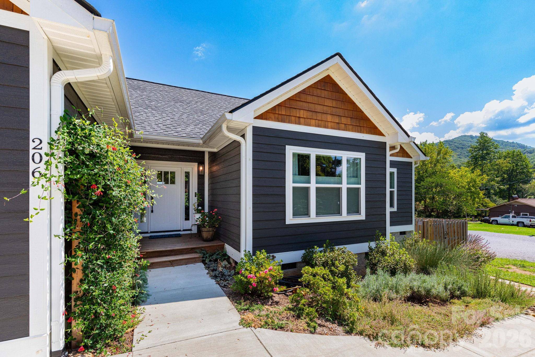 206 Padgettown RD, Black Mountain, NC 28711