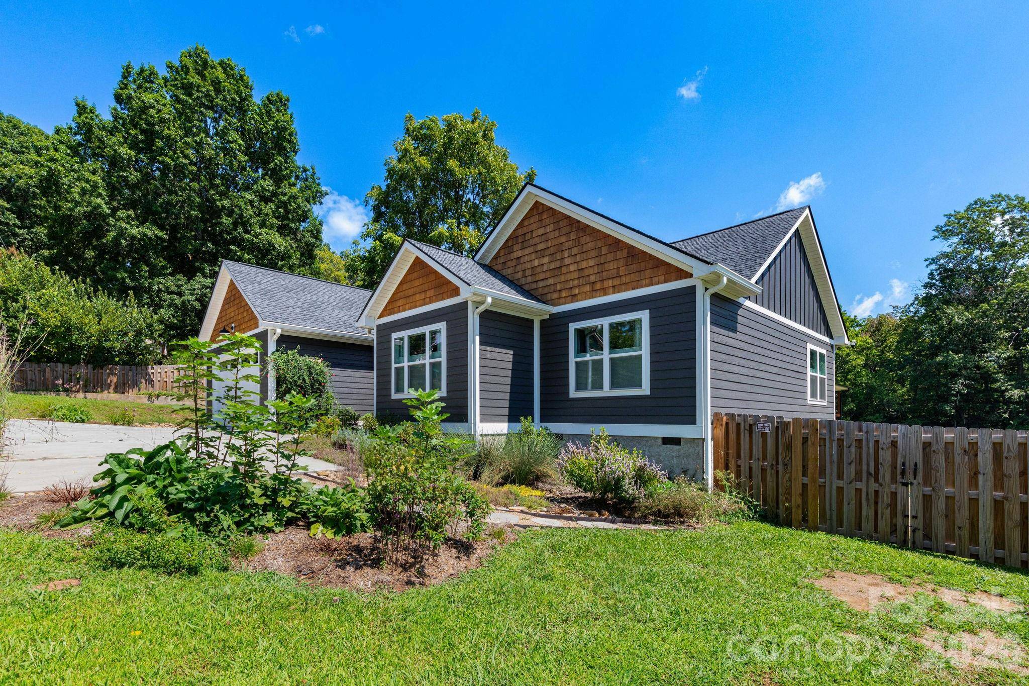 206 Padgettown RD, Black Mountain, NC 28711