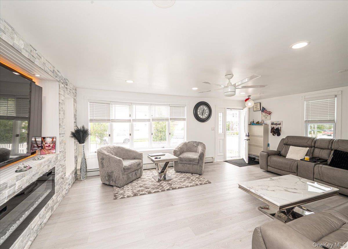 2696 W Alder RD, Bellmore, NY 11710