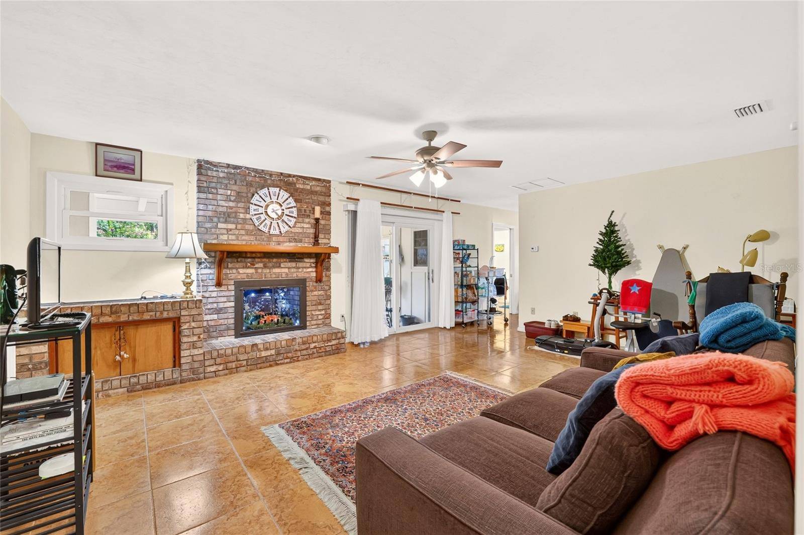 3949 NW 38TH PL, Gainesville, FL 32606