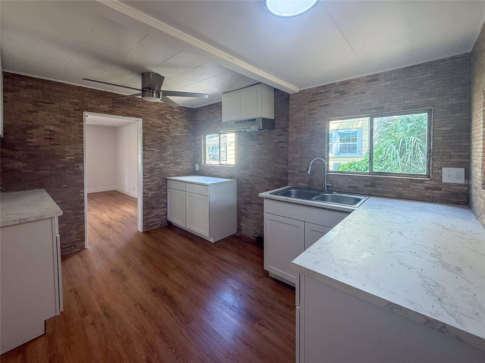 19 N MARY ST, Eustis, FL 32726