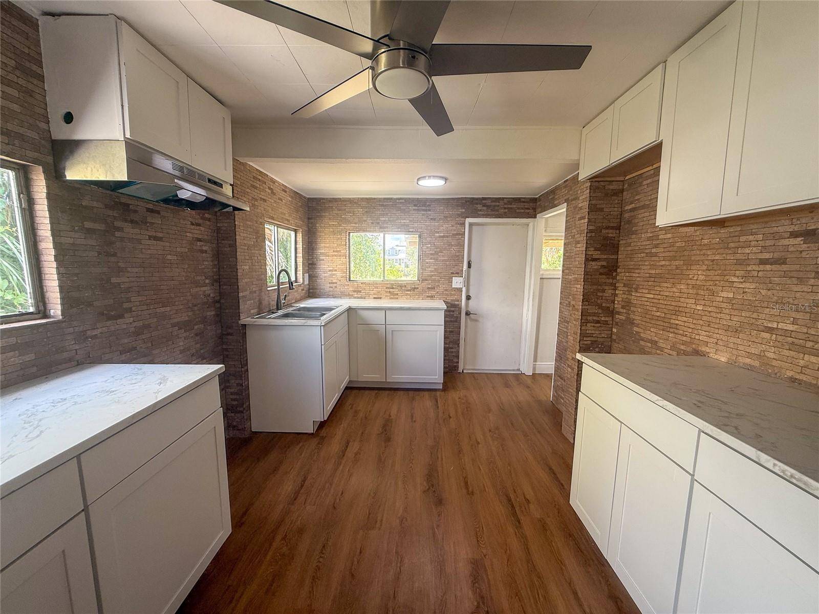 19 N MARY ST, Eustis, FL 32726