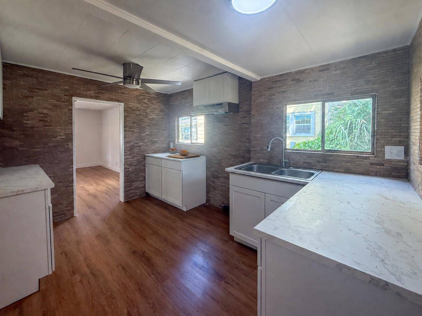 19 N MARY ST, Eustis, FL 32726