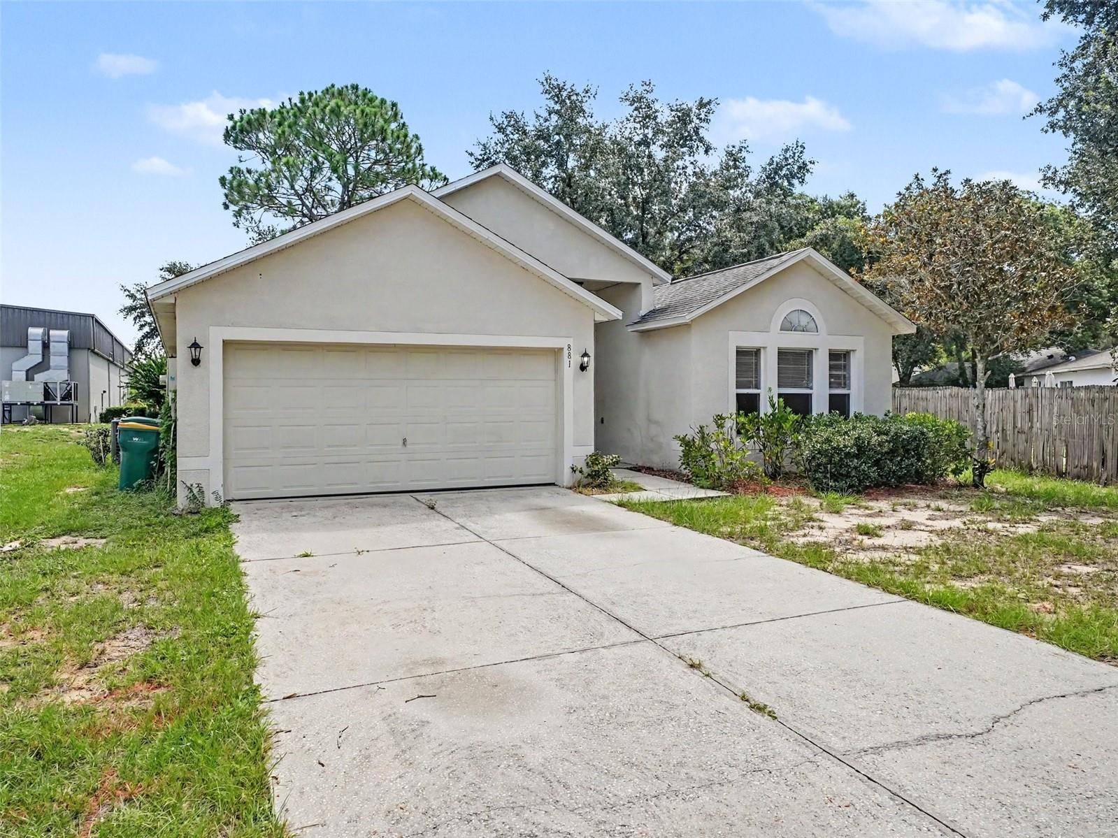 881 VANDERBILT DR, Eustis, FL 32726
