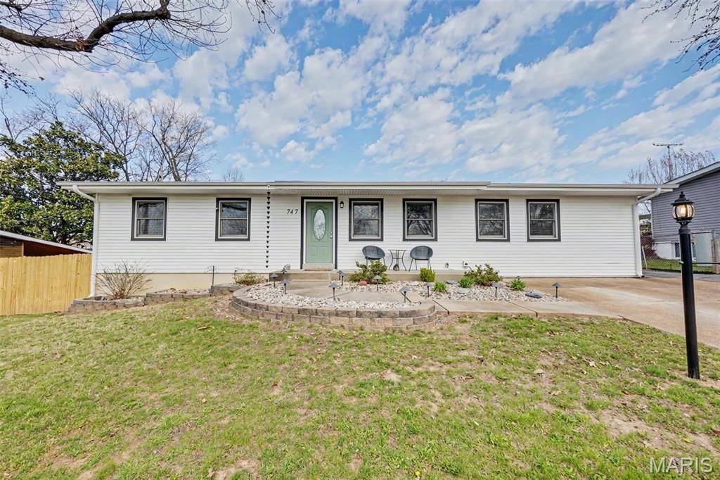 747 Esther DR, Arnold, MO 63010