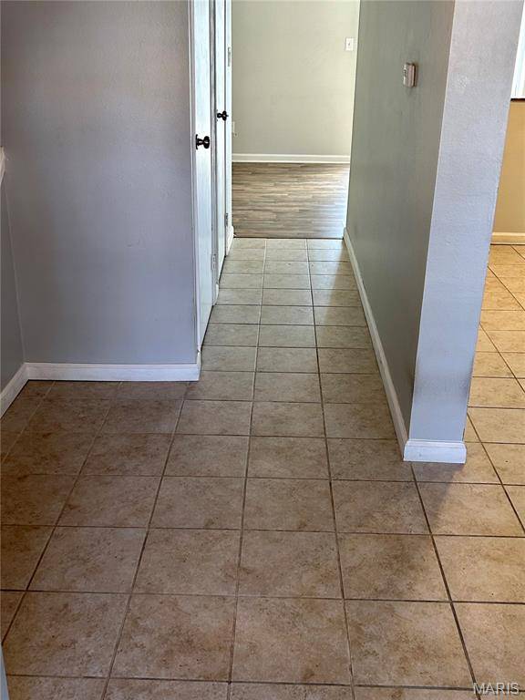 217 Carmel Woods DR, Ellisville, MO 63021