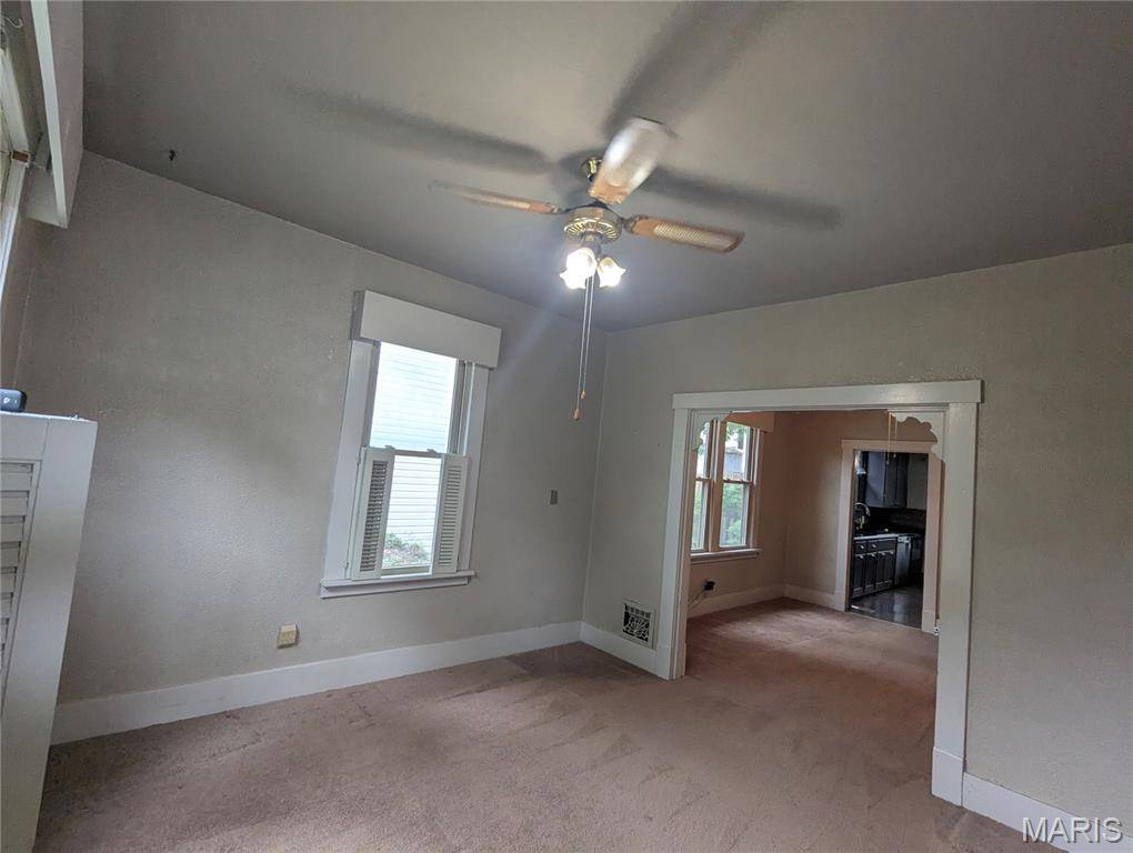 216 W Center ST, Lebanon, IL 62254