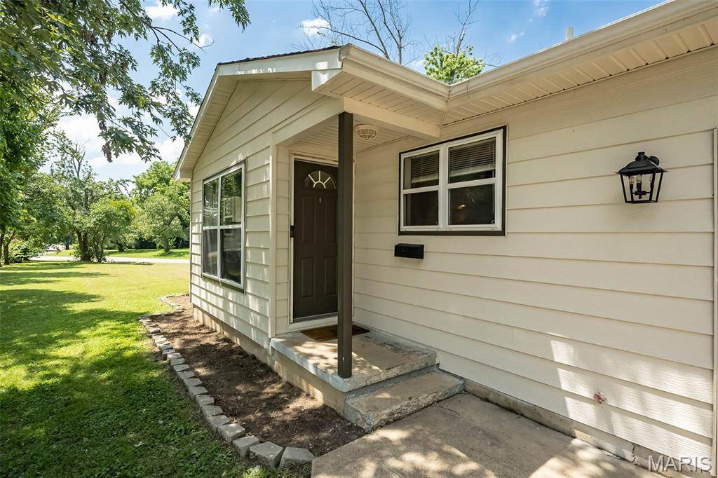 701 E Pear AVE, Owensville, MO 65066
