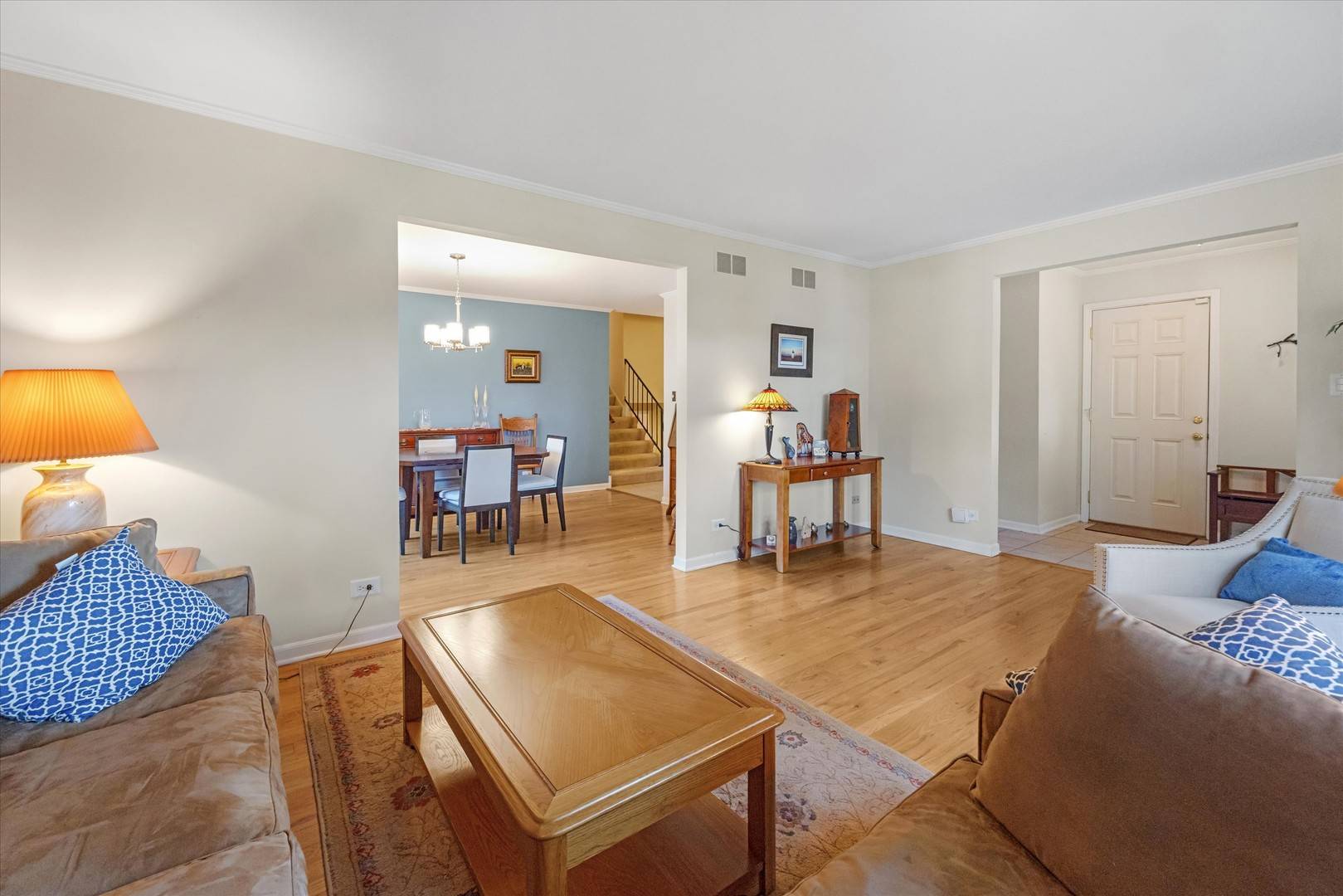 3300 Ailsworth CT, Darien, IL 60561
