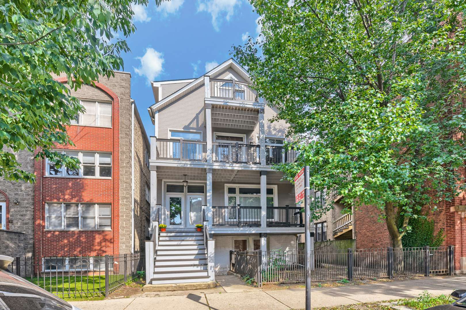 3405 N Seminary AVE, Chicago, IL 60657