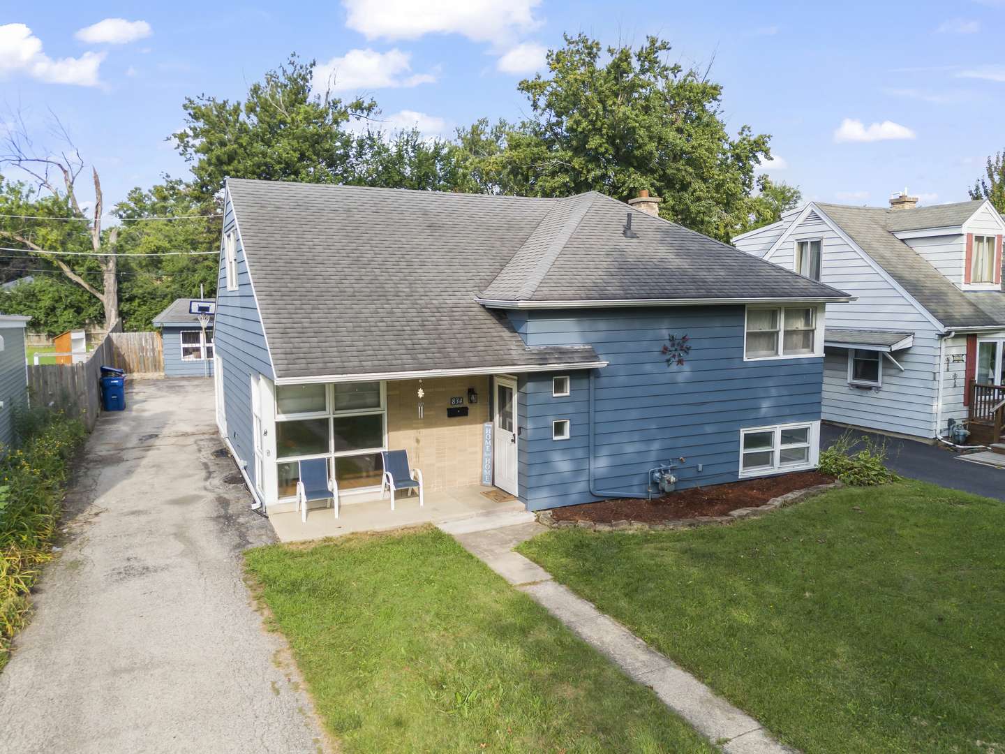 834 S Michigan AVE, Villa Park, IL 60181