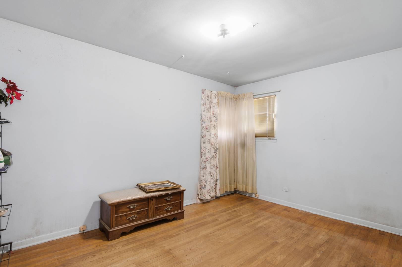 9911 S Lafayette AVE, Chicago, IL 60628