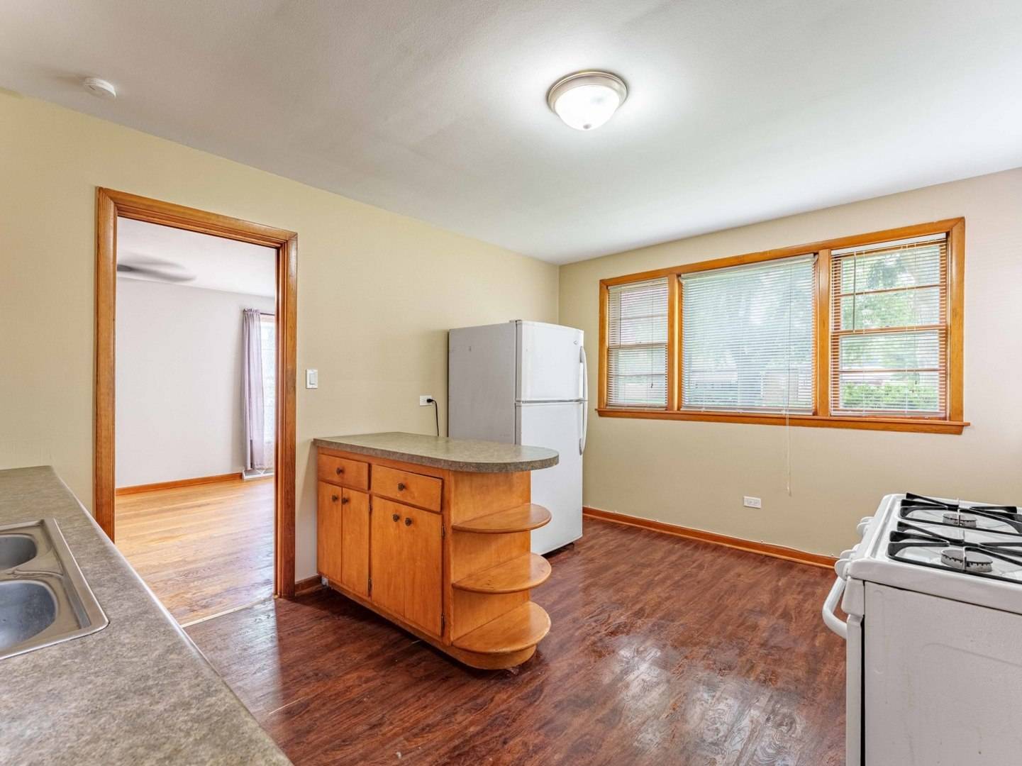 2830 Willow ST, Franklin Park, IL 60131