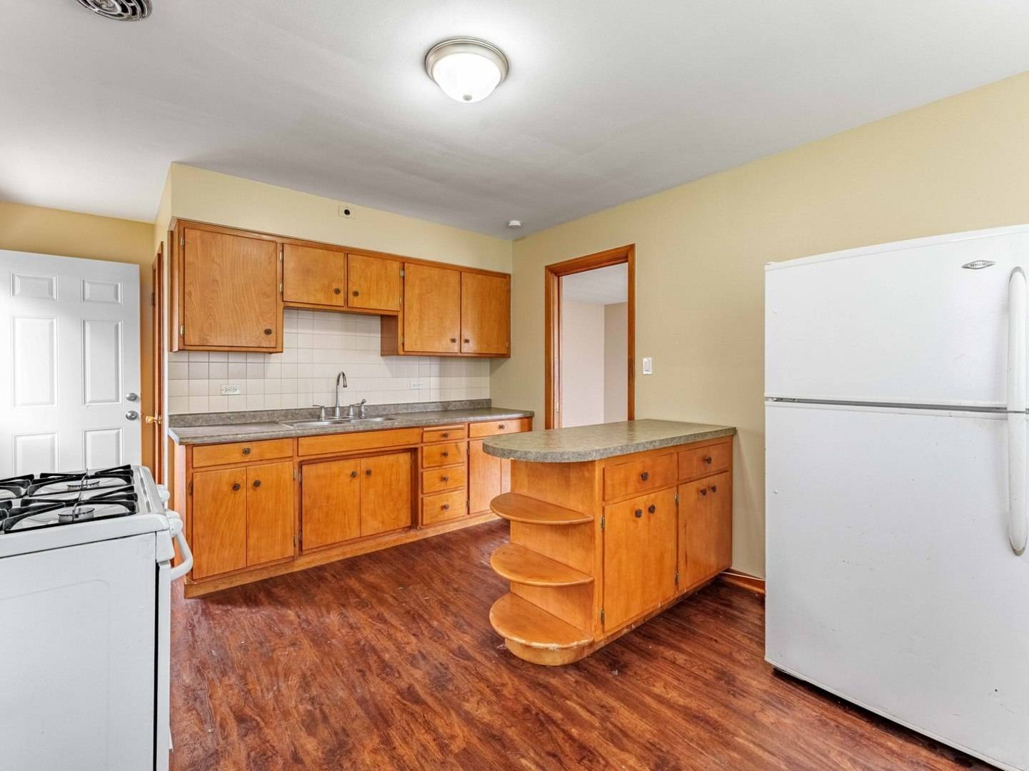 2830 Willow ST, Franklin Park, IL 60131