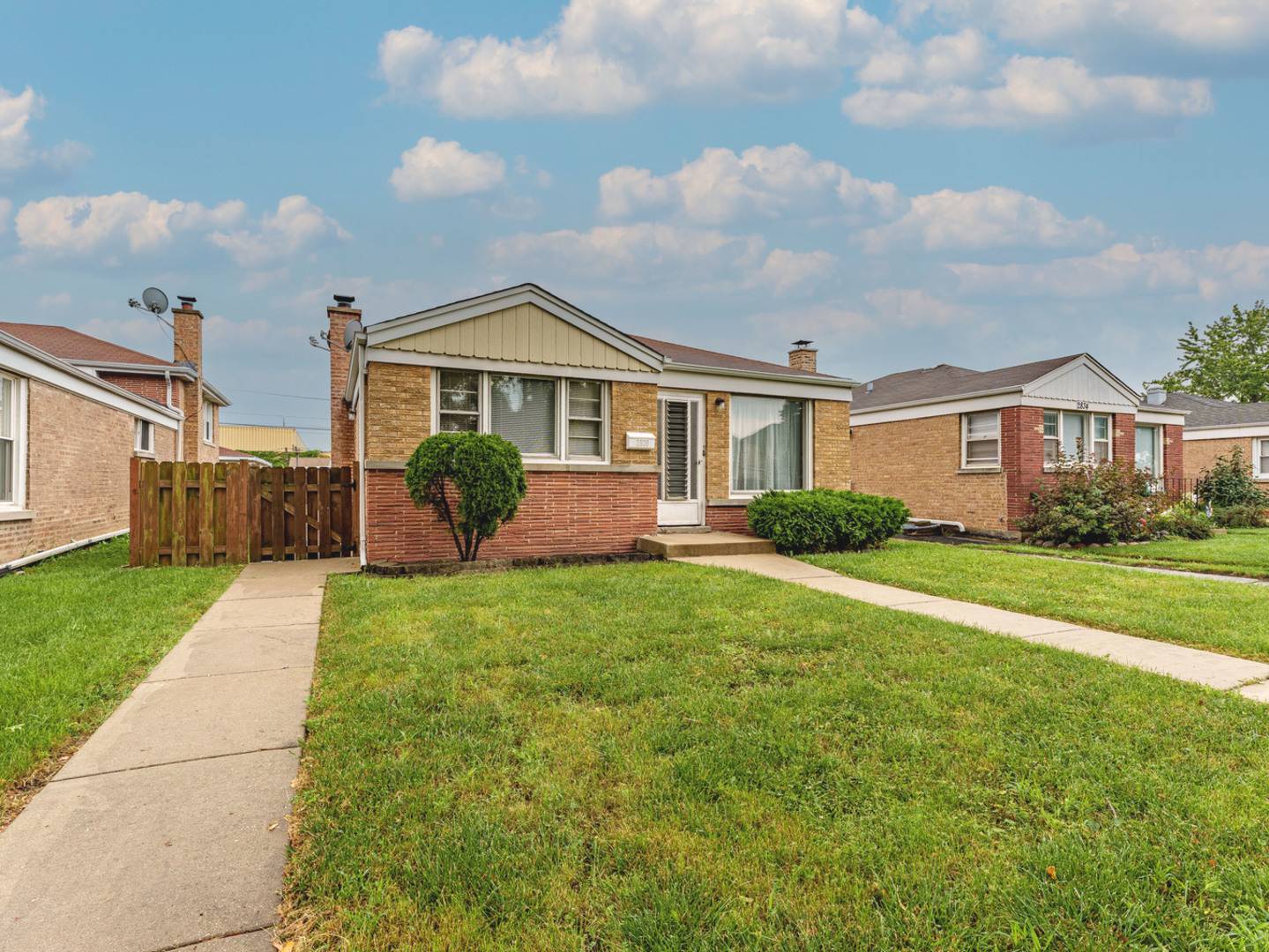 2830 Willow ST, Franklin Park, IL 60131