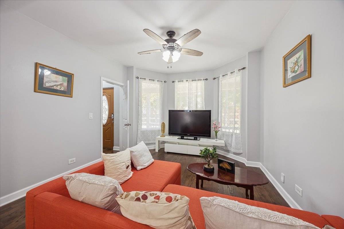 3515 W School ST, Chicago, IL 60618