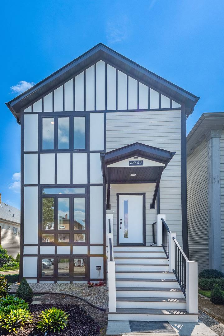 4945 W Berenice AVE, Chicago, IL 60641