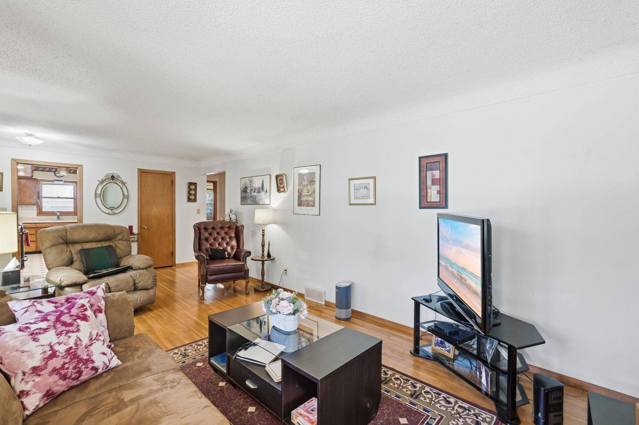 2829 Burnside AVE, Eagan, MN 55121