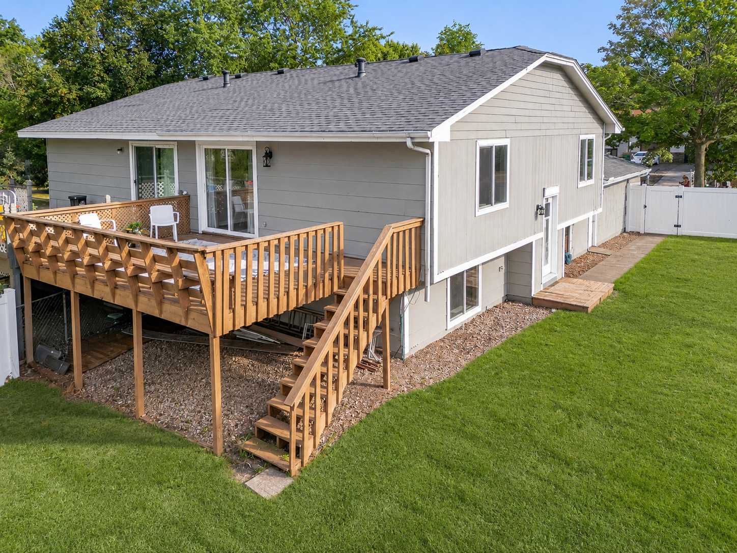 2113 109th AVE NW, Coon Rapids, MN 55433