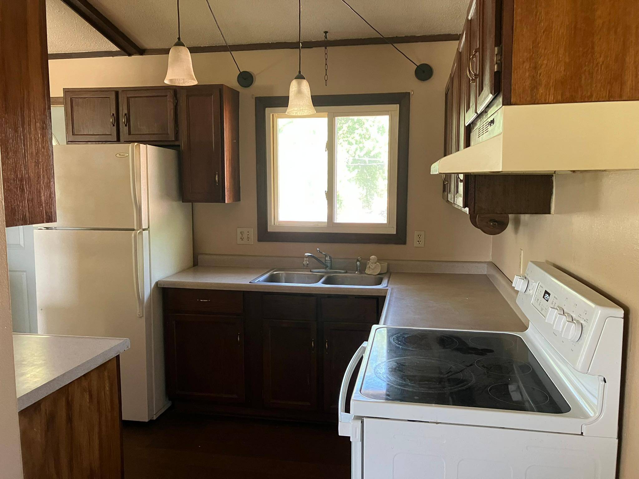16 South ST SW, Dodge Center, MN 55927