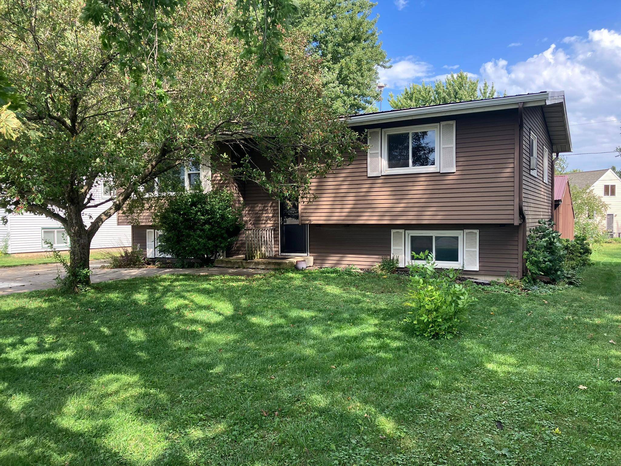 16 South ST SW, Dodge Center, MN 55927