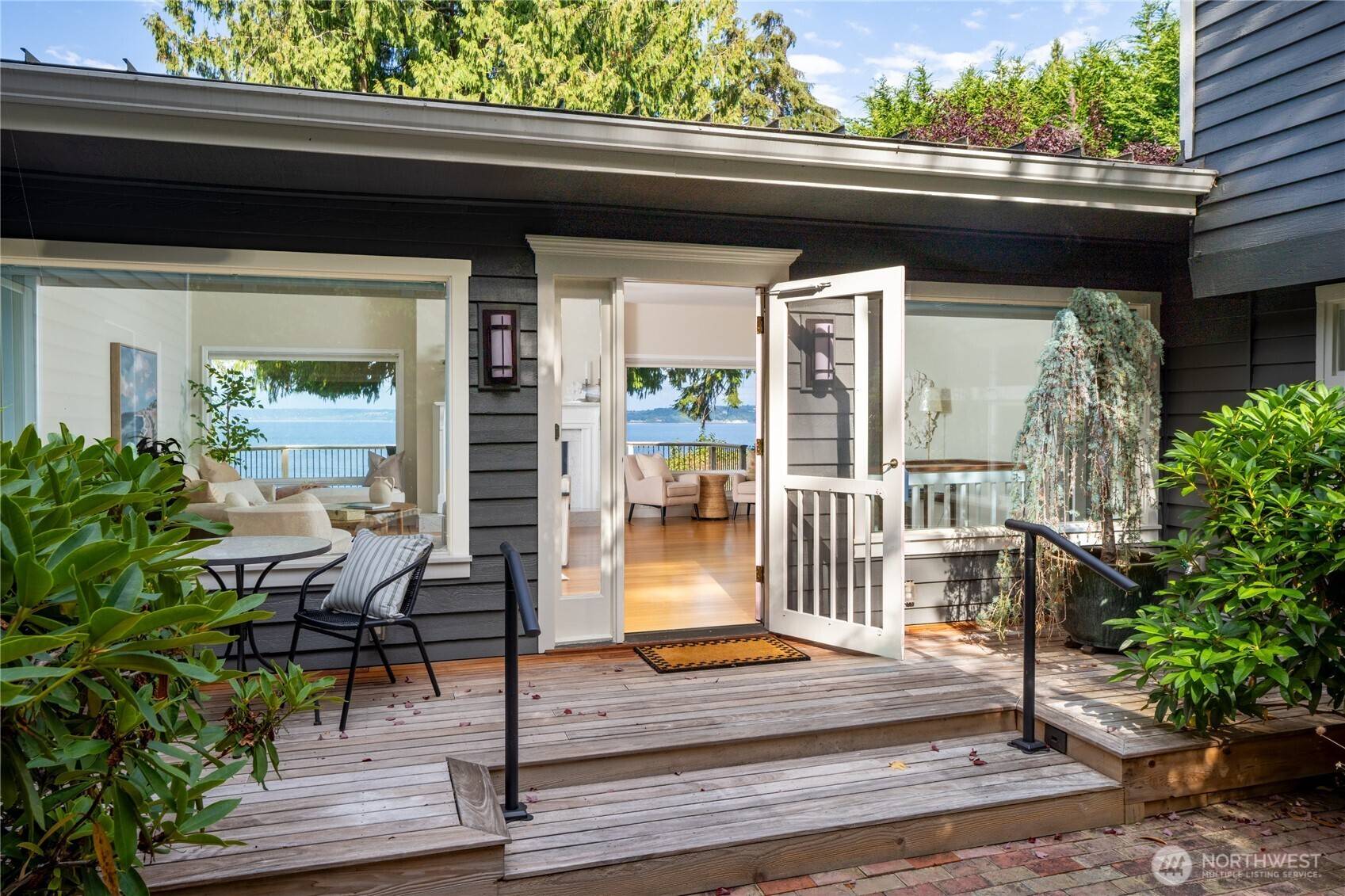 7946 Grand AVE NE, Bainbridge Island, WA 98110
