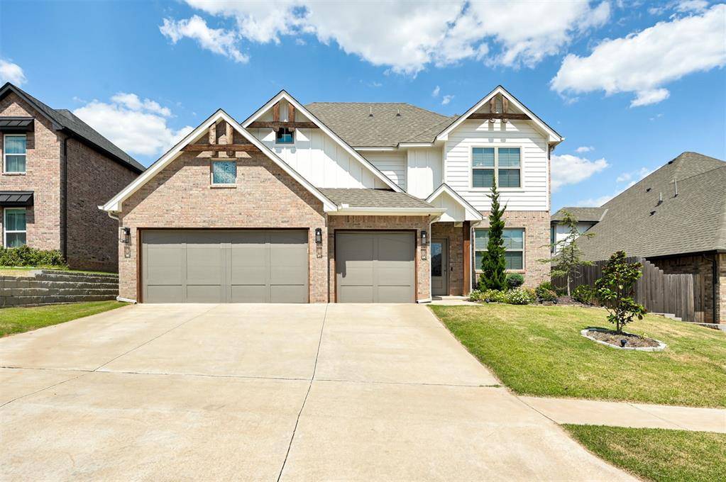 8201 Jenny LN, Edmond, OK 73034