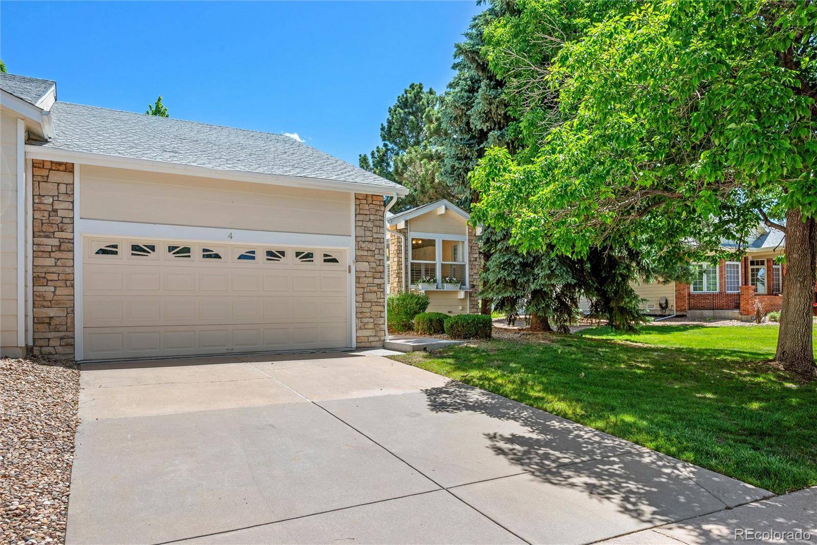 4 Shetland CT, Highlands Ranch, CO 80130